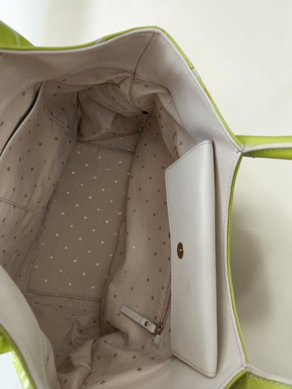 💚 Kate Spade Neon Green Tote Tennis Ball Inspired Statement Bag 💚 - Picture 13 of 16